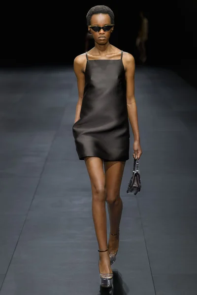 Look 9
